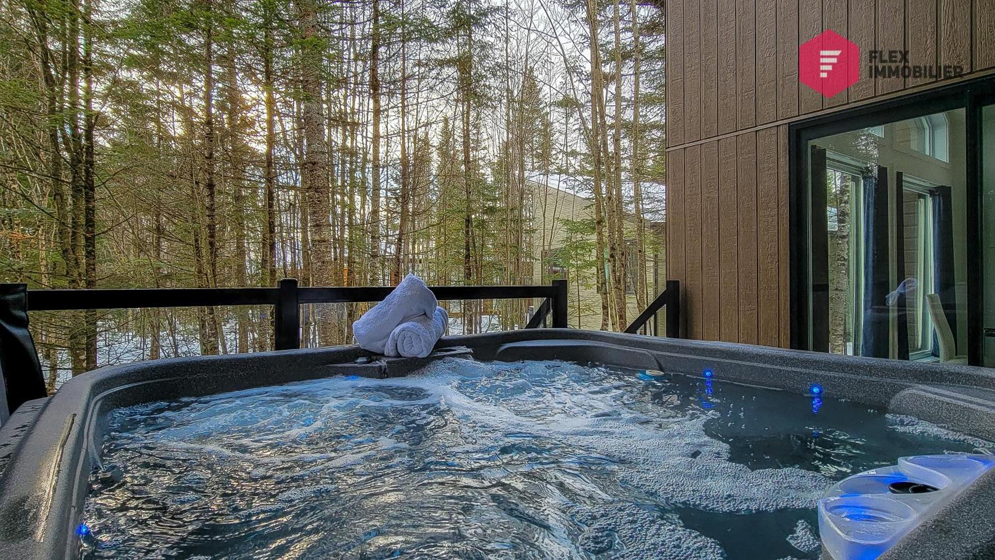 Le Bleu Bourgeois De Portneuf - Natural Elegance - Hot Tub, Sauna And Pool Pont-Rouge Kültér fotó